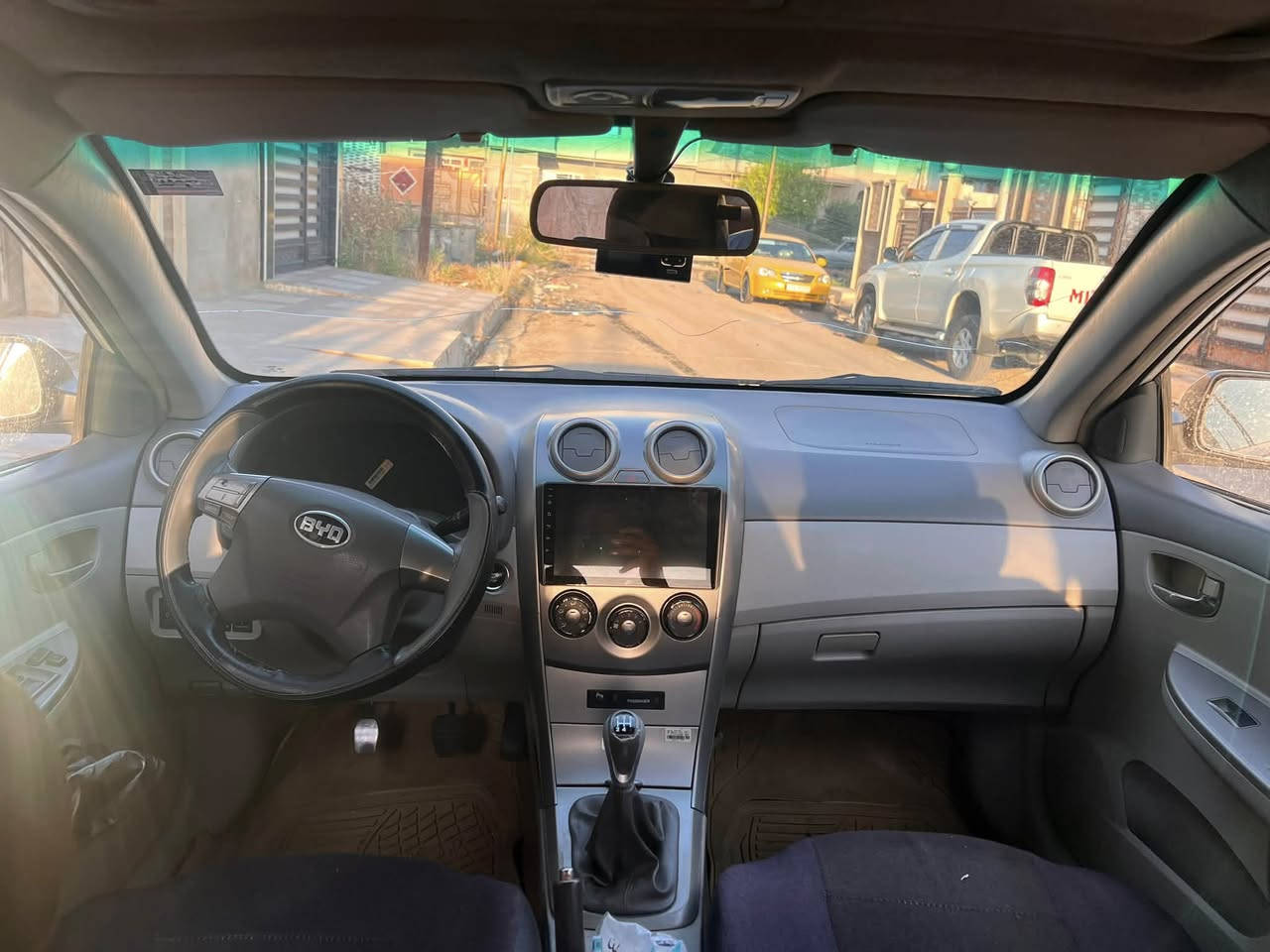 السلام عليكم سياره BYD موديل ٢٠١٣ فول بس كير عادي المرغوب G3 سياره بدون صبغ بس البوند مبدل بدون ضرر السعرررر ٦٣ وبيها مجال للشاري تريد خاص او تتصل *********** بي واتساب
