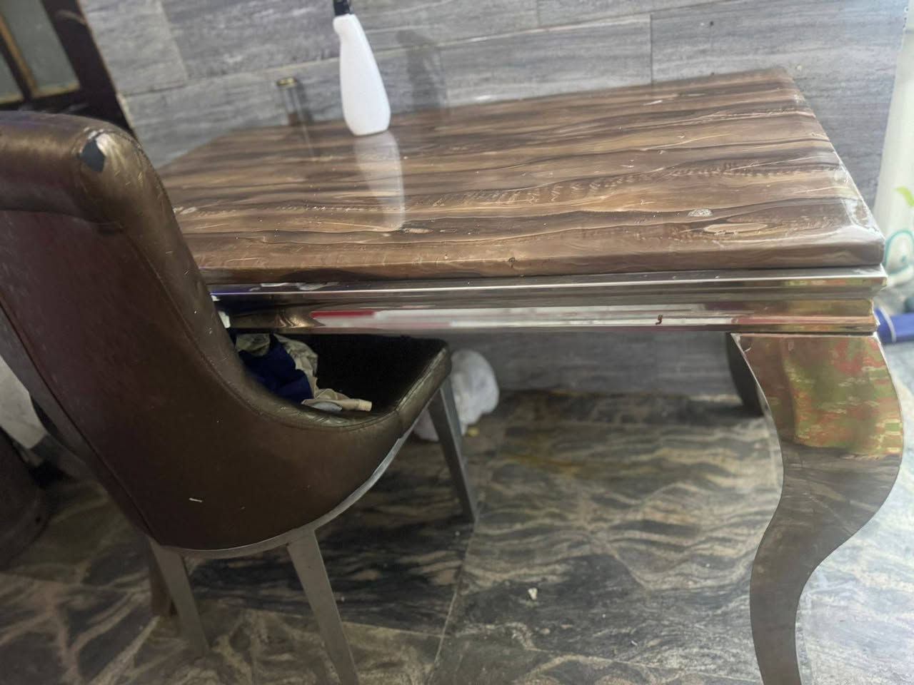 السلام عليكم 
عندي اغراض للييع مكاني بغداد كاونتر نظيف ٢٥٠ وبي مجال وميز طعام ٣ كراسي  السعر ٥٠ وميز بلازما السعر ٤٠ اللي يريد يشتري يدخل خاص


**إذا كنت صاحب هذا الإعلان وتريد حذفه لأي سبب، رجاءا أرسل رسالة إلى الدعم الفني**