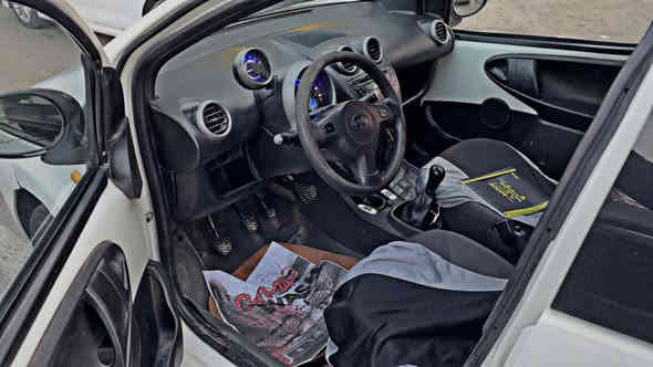 بي واي دي اف o 
٢٠١٣ موديل
صدر جيد
تبريد ممتاز
محرك مكفول
كير مكفول
تايرات جيدة
مكان السيارة/زيونه
ب٣٠ 
***********
