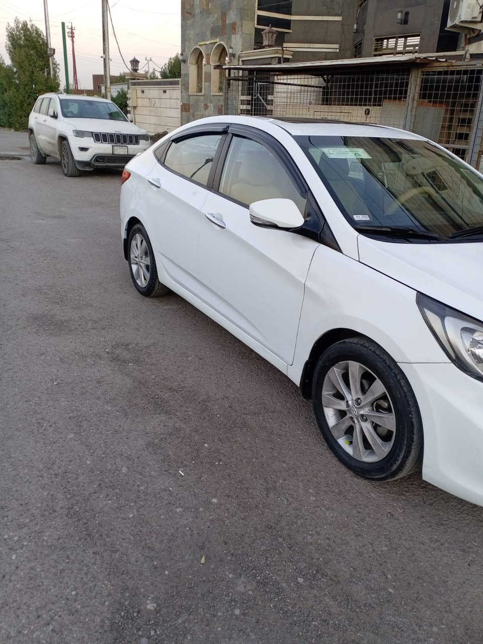 سلام عليكم اكسنت 2015 خليجي بلو قطرتين مكينه 1600 بيها جاملغ امامي ايمن صبغ بدون دواخل بچم كبس ايرباك سليم كير مكينه كفاله من التبخير والتنقيص مواصفاتها  فتحه اشاير بالمري 5 ويل كب  5 تچاوي معروفه مواصفات البلو سياره جاهزه خير من الله صدر تخم تاير تبريد كهربائيات كله سليم مناقصها اي شي
السعر 103 بيها مجال بسيط الشراي يتصل غير متواجد عالخاص
عنوان بغداد شهداء البياع
***********
