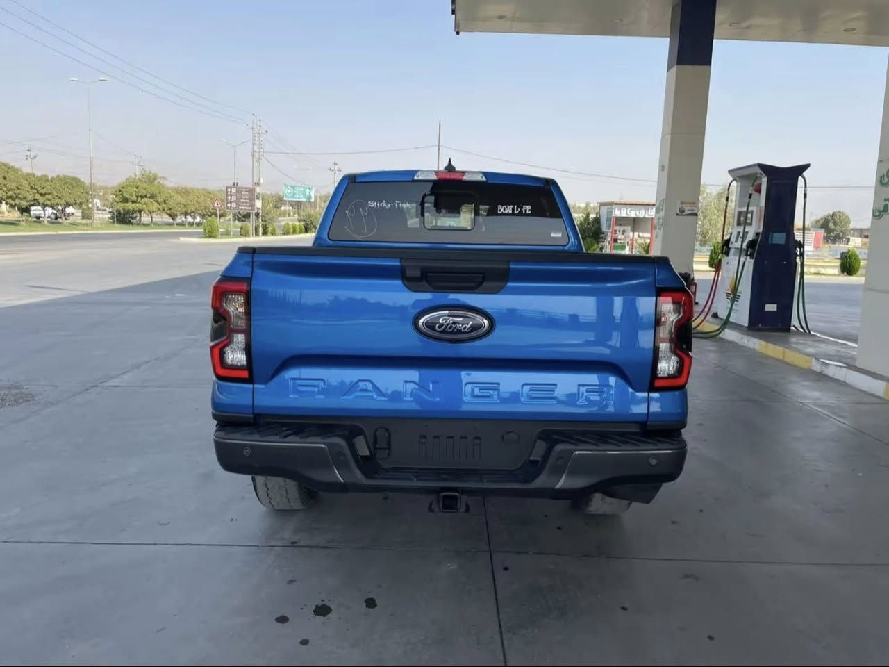 FORD RANGER 2024
سەیارەکە 6 پستۆنی تۆربۆیە لە قوەتی خۆی بێزارە
سەیارەکە 6000km عەقیقی ڕۆشتوە زۆر خاوێنە بۆیەغی تانها نیو بۆنیتی بۆیاغە هەموو گیانی بەشەرتە xlt فوڵ مواسەفاتە بۆ زانیاری زیاتر پەیوەندی بکە
***********
شوێن قەڵادزێ
