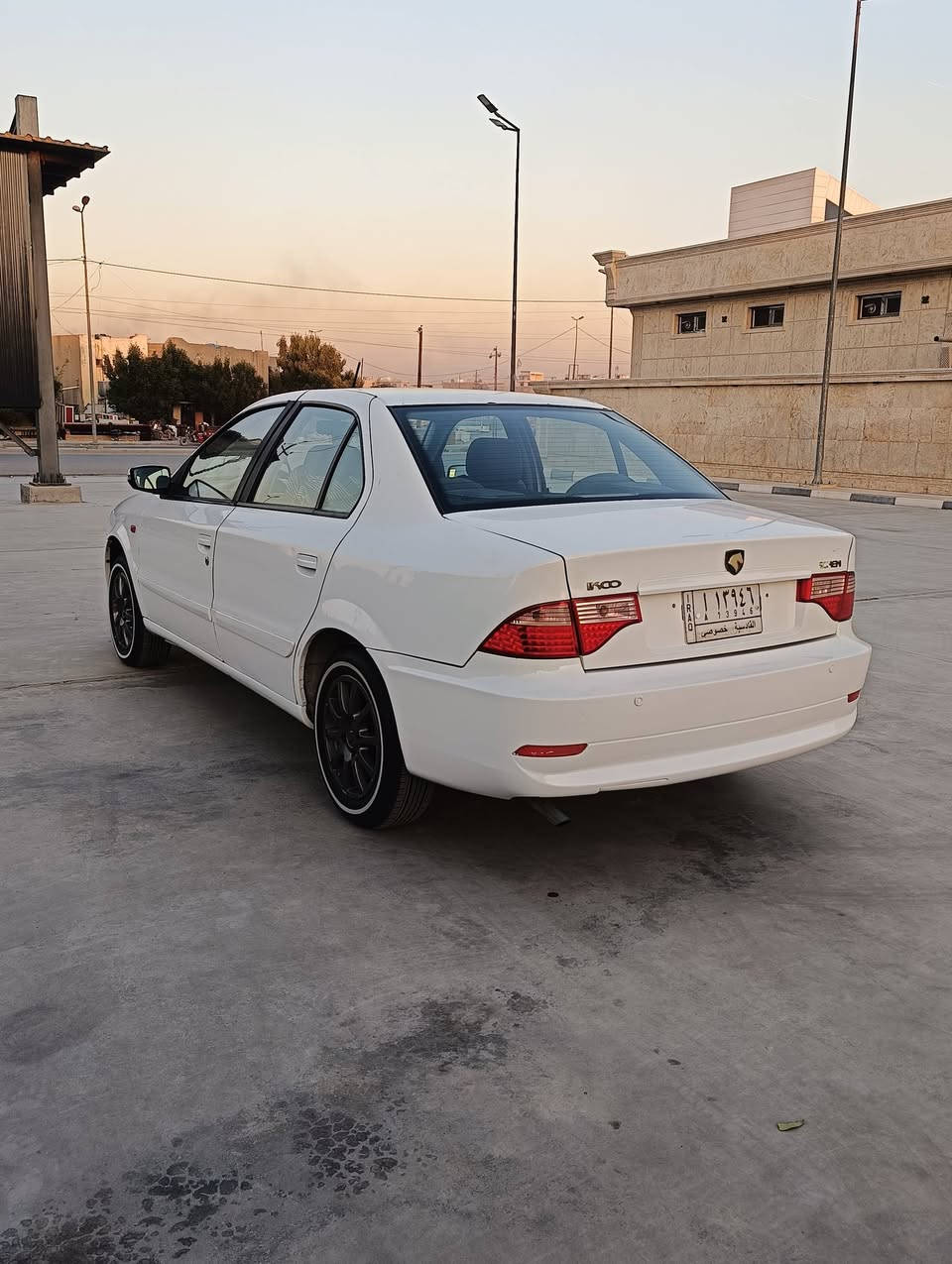 للبيع سمنت سورن موديل 12 دواخله 17 بلاد رقم قادسيه ثاني يوم تحول *********** وتساب محرك كير تبريد صدر تخم تاير كله مكفوله 
عنواني بغداد حي الرسالة شارع قطر الندئ مقابيل مدرسة رفيده قرب البياع السعر 48 وبيه مجال بسيط
