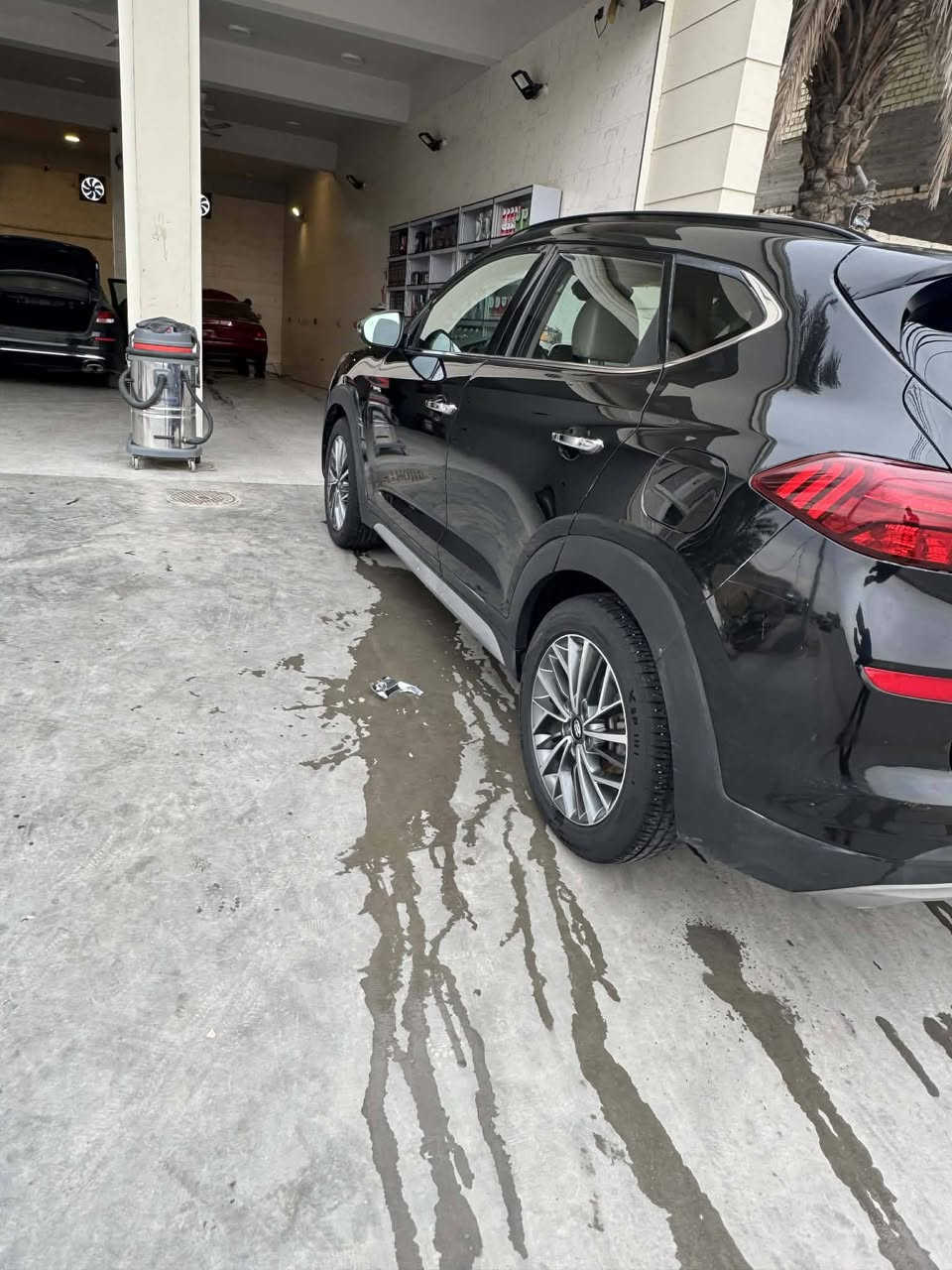 سلام عليكم
توكسان 2021 لمتتد
بانورامه
تدفئه تبريد
كشنات تدفئه تبريد
تحديد مسار
مانع انزلاق
رادارات
كامرات ٣٦٥
لد ابيض
تدفئه مقاعد خلفيه
جنطه كهرباء
السياره فول موصفات وكامله من كلشي اي نقص ما بيه صورا الحادث بل منشور قطعتين فقط
***********  سعر 170
