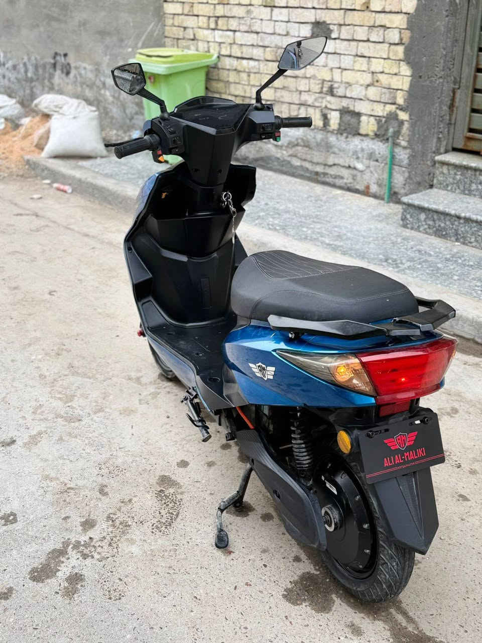 السلام عليكم
للبيع سكنس شحن 

لون أزرق جميل 💙 

6 بطاريات دبل الحجم الكبير 

ملف 2000 فول شلعته فول 

تايرات جوبلس ويل كب رياضي حجم 12 

دبلات أمامي دهن خلفي غاز 

نظام الرجوع للخلف R

نظام الP 

سويج بصمه الدراجة جاهزة وما ينقصها شيئ 

السعر 960 ألف وقابل للتفاوض بشيئ بسيط

للاستفسار التواصل مع الرقم أدناه أو خاص 

المكان بغداد البلديات 
***********
