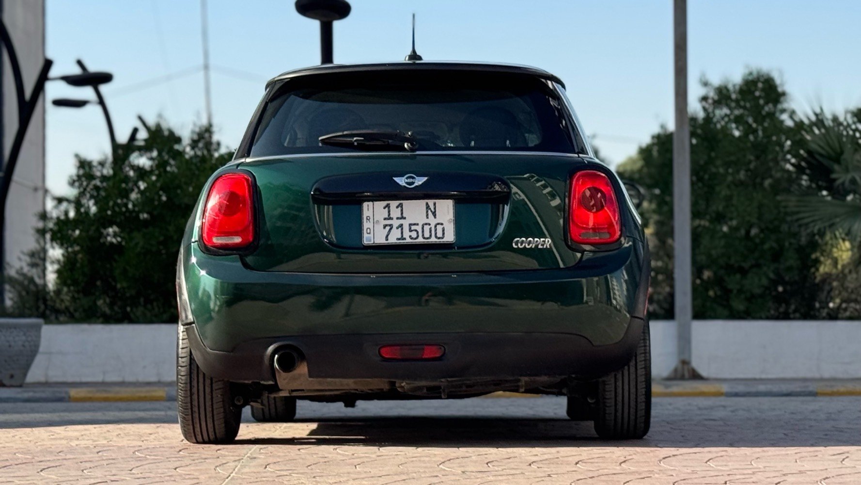مني كوبر MINI COOPER
بلاد بدون اضفات ولا شي 
 تك باب توكلر فول مواصفات عدا فتحة
مديل : 2016 امريكي
ماشية : 78km الف
حادثها بنيد فقط بدون دواخل وبل عراق صار بيها باب صبغ
بصمة تشغيل علامة ترحيب مري شفط يدوي 
كشنات جلد بلادي كشنات تبريد
اوتو ستوب كروز سرعه تحديد مسار فول تحكمات ستيرن
لد داخلي متغير لايتات زنون 
كير اوتماتيك 3 قيادات نورمال و گرين و سبورت
محرك 1500 شلعة وسرعه ورياضي نشاط ونظافة السياره خير من الله جديدة وصافية
تراي سياره العراق كله
رقم بغداد مميز هزة سنوية جديد بسمي
العنوان : بغداد السيدية
السعر 90$ وبيها مجال.