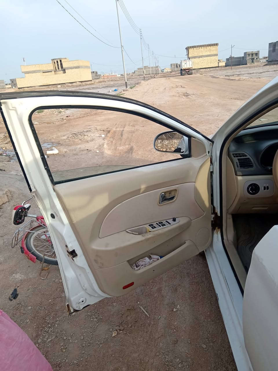 السلام عليكم... سيارة شيري فلاوين تبريد شغال عوزه بس غاز وسيارة شوفت عينك سعر 22 بيه مجال بسيط حك جيه *********** بي واساب
