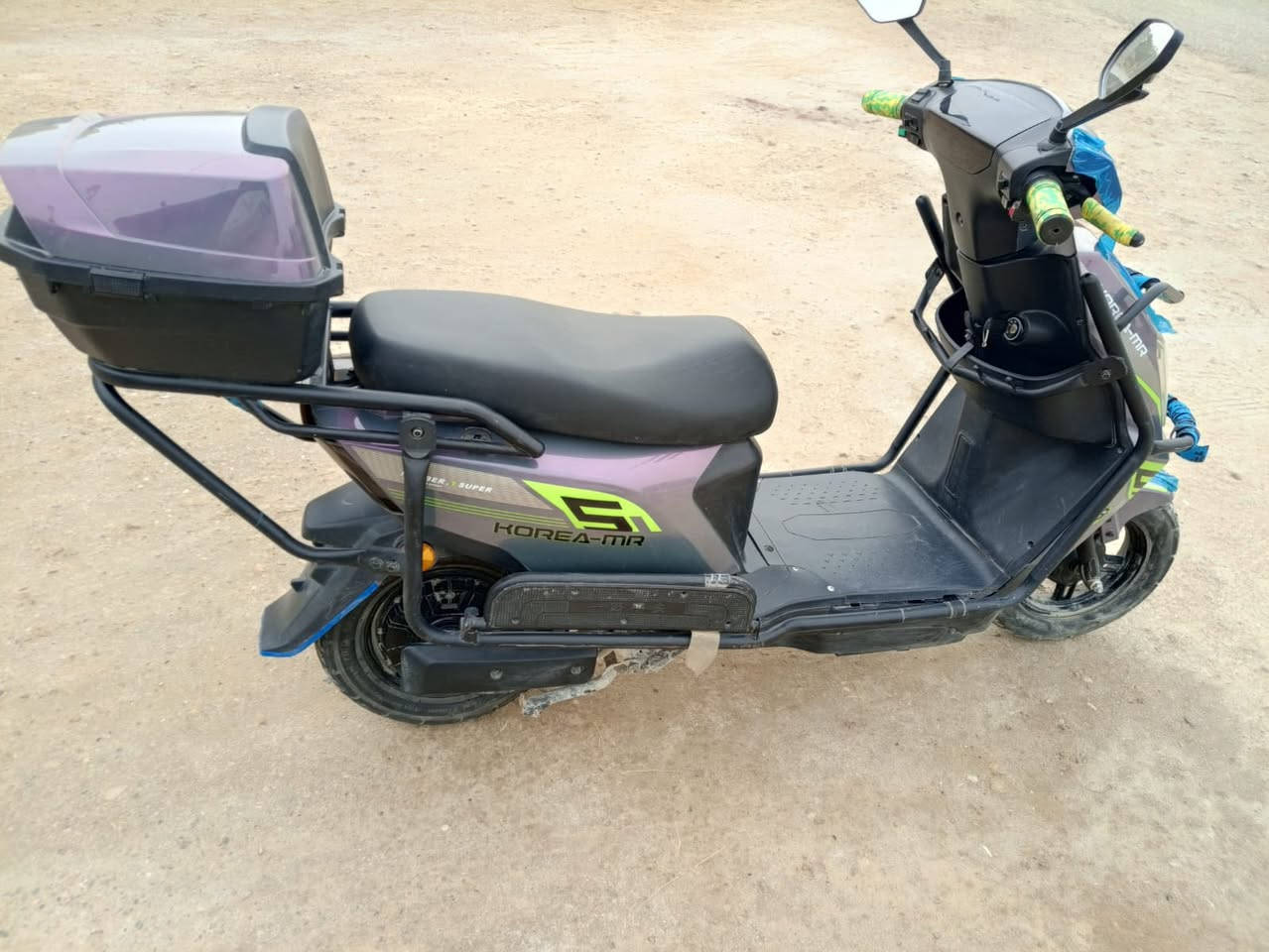 مرحبا دراجه شحن للبيع نوع كوريا نضيفه موديل 2024ما مبدل اي شي لايت زنون دبل إشاره 6 بطاريات شركة تشغيل بصمه .
السعر : 650 وبيها مجال 
العنوان . الرمادي شارع 40
التواصل .***********
تواصل واتساب .***********
