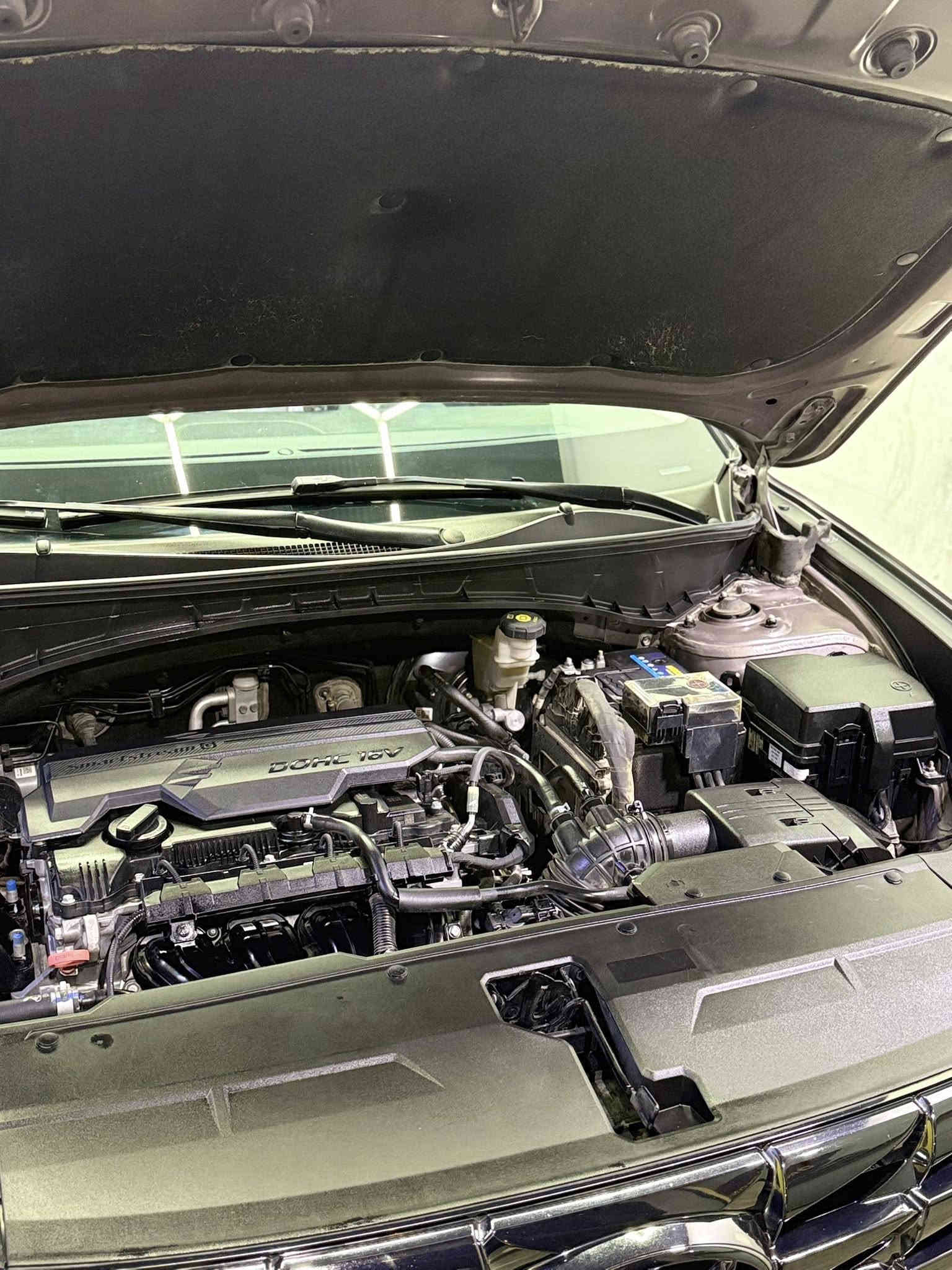 السلام عليكم… توسان 2023 خليجي مكفول من الصبغ بيها شبر بارد بداية الجاملغ الايسر 
السياره فول مواصفات 1/1
بانوراما 👍🏼 بصمه 🌚كشنات كهرباء +تدفئة كشنات 👍🏼شاشة حجم كبير (اكبر من الحجم المربع )
دشبول كله تحكم لمس 
كامره بلادي 🫠 حساس امامي وخلفي 
ترحيب +تحديد مسار 
لايت زينون 💡 ماشية 70 الف كيلو 
السياره ما بيها اي نقص مكفول مكينه وكير 
مكاني بياع *********** واتساب موجود 
السعر 205 بيها مجال
