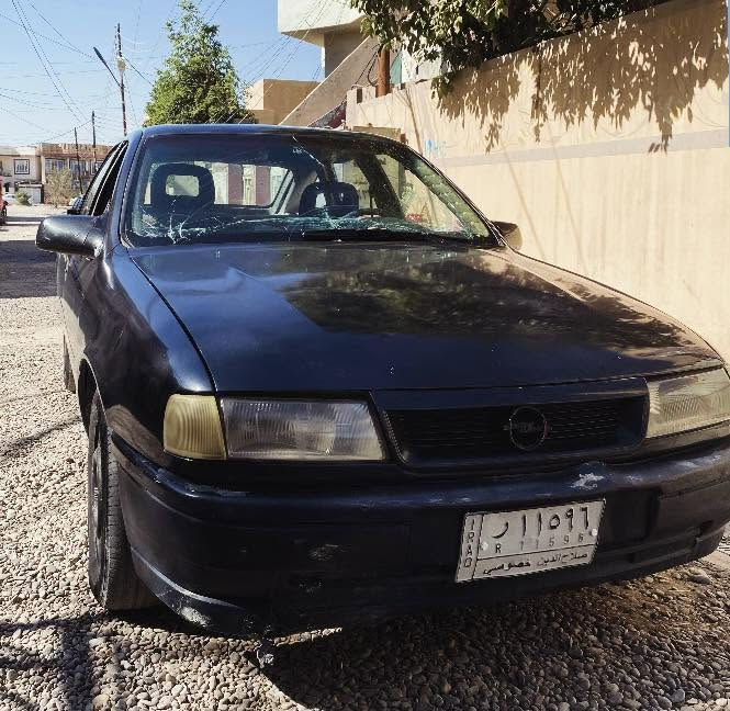 اوبل فكتره ماسحه 
مديل ١٩٩٢
محرك ١٨٠٠
لون سلفر ع سواد 
سياره كاعده وحلوه 
كشرها نضيف بدون طخات خفيفه 
مصلوغه عام للجماليه 
محركها بي تبخير 
كير مكفول 
فتحه ي تنته 
عميه بدون تبريد بس يرهملها تبريد 
عايزها ترتيبات شويه 
جنطتها نضيفه حيل 
سنويتها ساقطه 
تحويل 
صاحبها موجود 
سعر طالب عليها ٢٥ 
مكاني سامراء 
رقم هـ ***********
وبيها مجال للشراي
