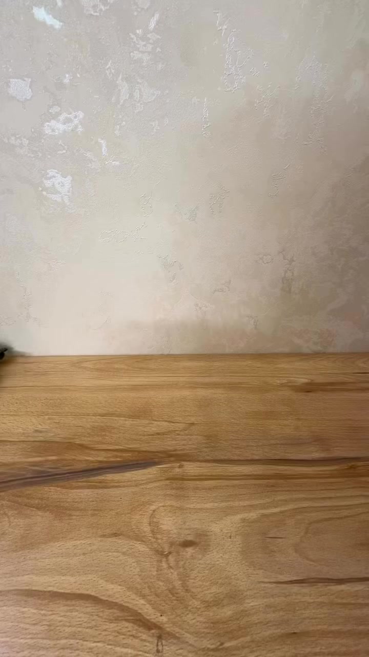 وحدة تحكم GameSir Nova Lite للألعاب، وتتميز بـ:
توافق متعدد المنصات: تعمل مع الكمبيوتر (Windows)، وأجهزة الأندرويد وiOS، ونينتندو سويتش، وSteam Deck. 
عصا تحكم بتقنية Hall Effect: توفر دقة عالية وتمنع الانجراف (Drift) لزيادة عمر الاستخدام. 
ثلاثة أوضاع للاتصال: تدعم الاتصال اللاسلكي عبر بلوتوث أو دونجل 2.4GHz، بالإضافة إلى الاتصال السلكي عبر كابل USB-C. 
ميزات إضافية: تحتوي على وظيفة Turbo، ومحركات اهتزاز مزدوجة لتجربة ألعاب غامرة.  السعر 20,000.  #جوستك #s #goviral #AKOZA  STORE#wedding


**إذا كنت صاحب هذا الإعلان وتريد حذفه لأي سبب، رجاءا أرسل رسالة إلى الدعم الفني**