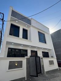 بيت للايجار المساحة 54 متر واجة 8 متر طابقين صالة ومطبخ وصحيات بالطابق...