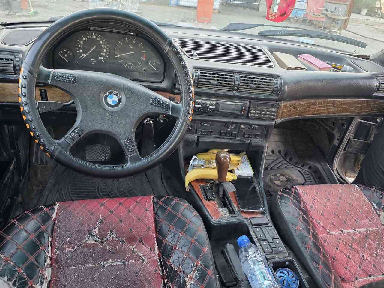 بي ام جاهزه من كلشي كير مكينه حداديه كهربائيات تايرات سياره جاهزه رقم انبار بسمي سنويه جديده مكان النجف الحيدرية ***********او ***********السعر ٣٠ورقه سريع
