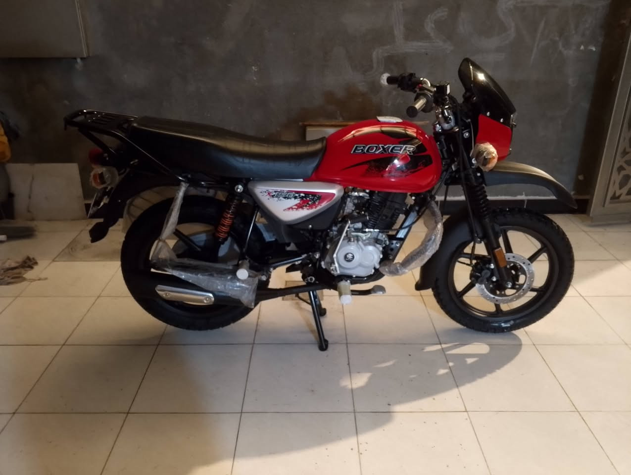 سلام عليكم دراجه بوكسر 2026بسمي رقم وكيله ابو كريم صارله 6ايام من طالعه محتاج ورد ابيع سعر 2900قفل ماخذه 3200 ماشيه24كيلو بس عنوان بصره براضعيه قرب مستشفى تعليمي رقم الهاتف ***********
