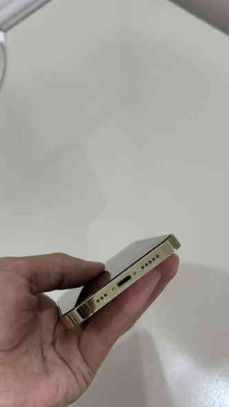 ايفون 12 برو 
128G
بطاريه 79‎%‎ 
لون ذهبي
امريكي مامفتوح ولا مبدل بي شي
السعر 450 الف 
***********
مكاني كركوك
