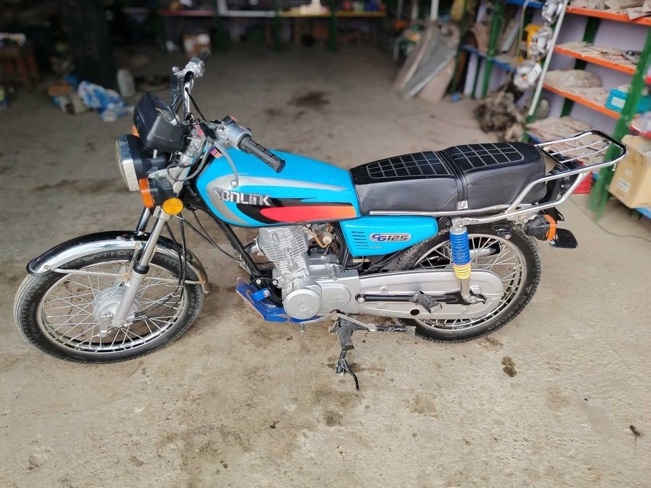 السلام عليكم
دراجه تايكر سونلنك للبيع كامله ونضافه فول موديل ٢٤
اوراق كامله مال معرض وكلشي بيهه شغال 
السعر ٦٠٠ وبيهه مجال 
مكاني مسيب شارع النزله مقابل برج الاذاعه 
محل عمار المرشدي
رقمي ***********
