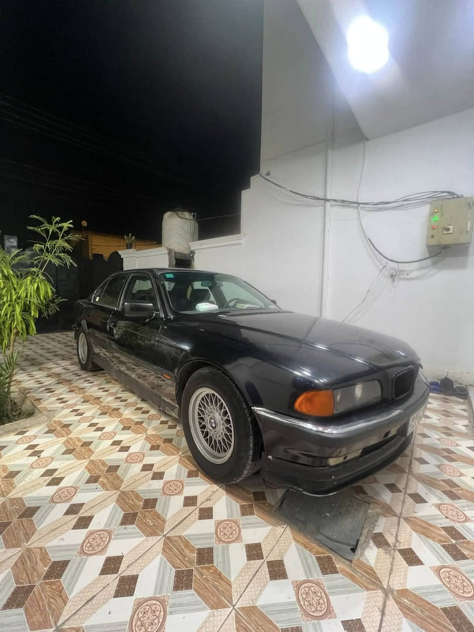 السلام عليكم 
خفاش مديل98
 740

رقم بغداد. وماكنها بغداد 

تبريد شغال
 وعوزها ملاحضات بسيطه حداديه ودعاميه خليفيه 
ايرفلو وبلاكات
بيها طخم تاير جديد
السعر المطلوب ٥٨

***********
