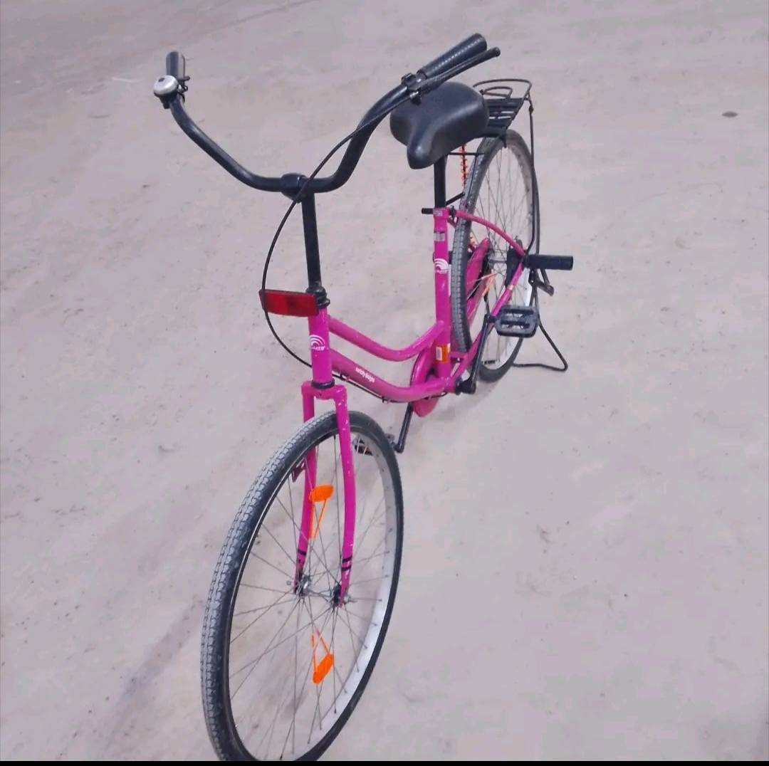 شباب هذا البايسكل للبيع الحجم 26 السعر 100 وبي مجال بسيط للاستفسار هاي رقمي ***********
