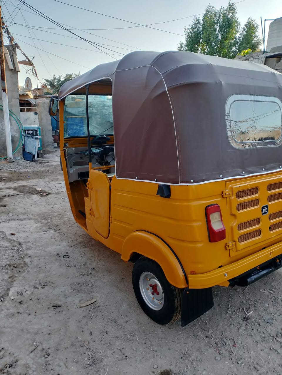 سلام وعليكم تكتك للبيع مديل 2018/11تكتك معمره جديد مكينه جديده تكتك فول رقم او سنويه وعنواني  ابو غريب الحصوة غرب جامع مديحة ***********
