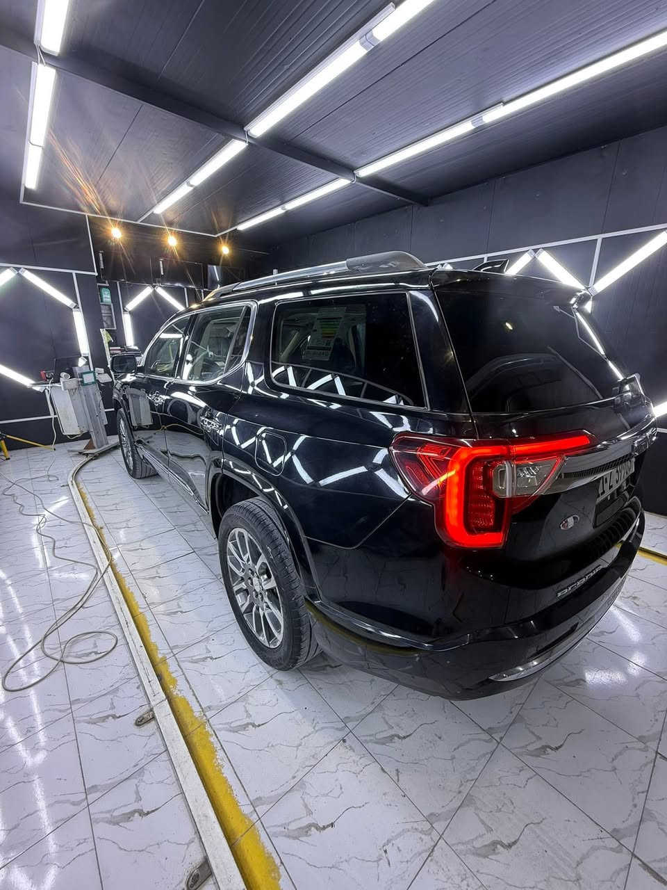 سلام عليكم اكاديا دنلي مديل 2022 حادث بسيط بدون ايباك فول الفول رقم بغداد بسمي تخم تاير جديد حدايديه جديده جاهزه من كلشي 285 وبيه مجال بسيط مكاني نجف ***********
