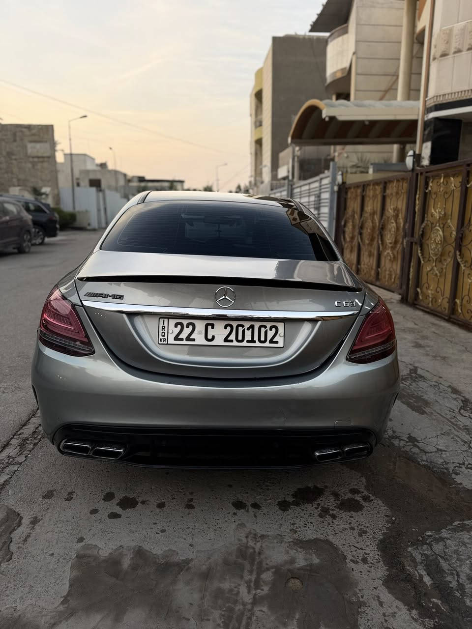 السلام عليكم
للبيع مارسدس c300 كت 63
فول مواصفات 
بانوراما
دبل ماوس 
مري شفط 
كشنات تدفئه 
وبعد بيهة هواي مواصفات معروفه 
رقم اربيل مميز 
اللون فيلي 
موديل 2016
السياره حيل نظيفه ومرتبه 
حادثهة قبق الجنطه والجاملغ الخلفي عكس السائق
مكان السياره بغداد اليرموك 
للاستفسار 
***********
