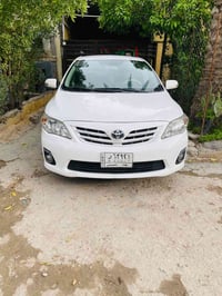 سياره كورلا 2013 خليجي لبيع سياره مكفوله عامه ماعده الدعاميات مدوشمه ع...