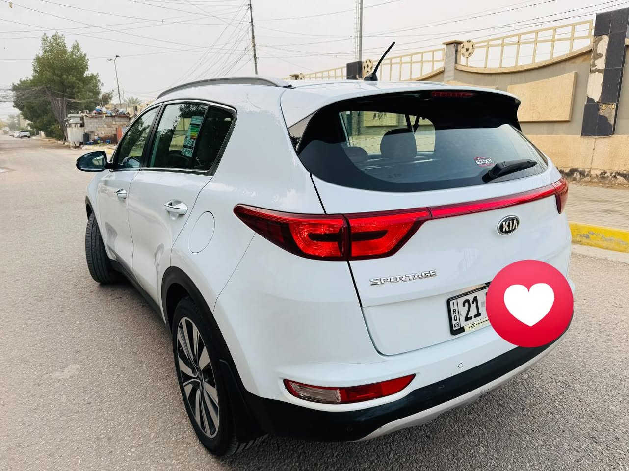 كيا سبورتج 2018 
فول مواصفات عدا بانوراما
بصمه ابواب وتشغيل 
قياده ذاتيه واوتو هولد ومودات قياده
تحكم مقود جهتين ومثبت سرعه
قطعتين تبريد 
داخل حمصي 
كشن جلد + مخمل
اشاير بل مري ومري شفط
تبريد بيانو 
زراك لايت
يدات نيكل 
حساس امامي خلفي 
رادار امامي ومستشعر الجو
مكينه 2000 دوش
كفاله عامه 
رقم سليمانيه الجديد بسمي
السعر 179 
السياره جديده بمعنى الكلمه 
عداد مسافه 130
لاستفسار واتساب ***********
