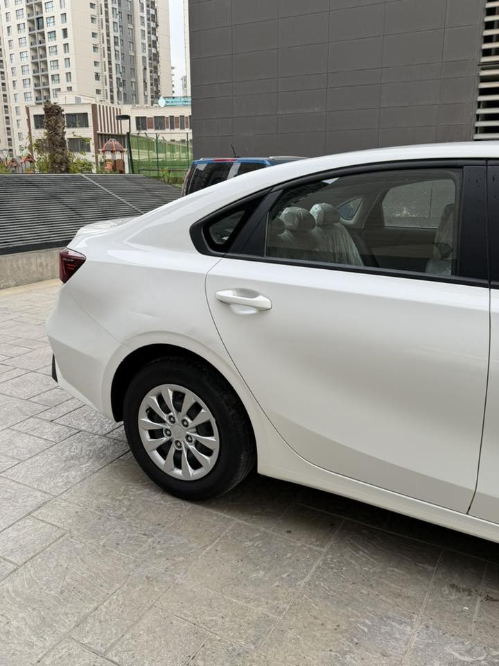 السلام عليكم 
غير متواجد على الفيس بوك الرجاء الاتصال عالرقم مكلف بالنشر 
سيراتو خليجي موديل 2024 
محرك 1600 
داخل لونين 
تبريد قطعتين 
بلوجكتر بالدعامية 
مثبت سرعة
كفالة عامة من الصبغ وبارد ماعدا رصعة بسيطة 
رقم اربيل باسم شركة فيصل عزيز تريد تحويل تريد وكالة براحتك 
ماشية 45000 حقيقي
السعر 170 ورقة وبيها مجال قليل
للاستفسار اتصال على الرقم ***********
