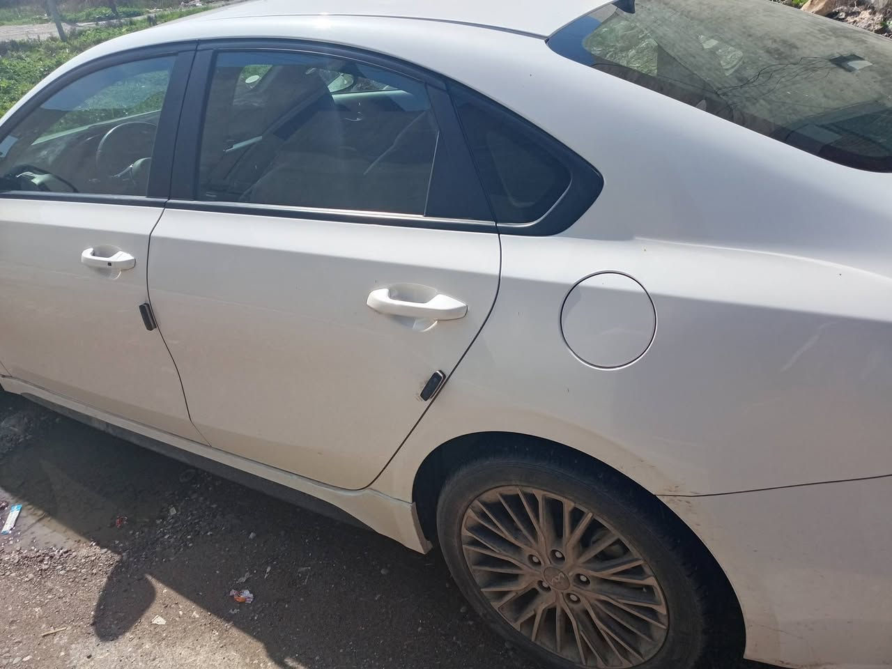 فورتي موديل ٢٤فول الفول عدى الفتحه مابيها ماشيى ١٨الف رقم نينوى ضرهاجامغلق يمين معه قاعده الدبل معه البوندكولواصلي صبغ شركه حتى القاعدالبل اصلي صبغ شركه رقم الهاتف ***********٠التفاصيل في اخرصوره من المنشور
