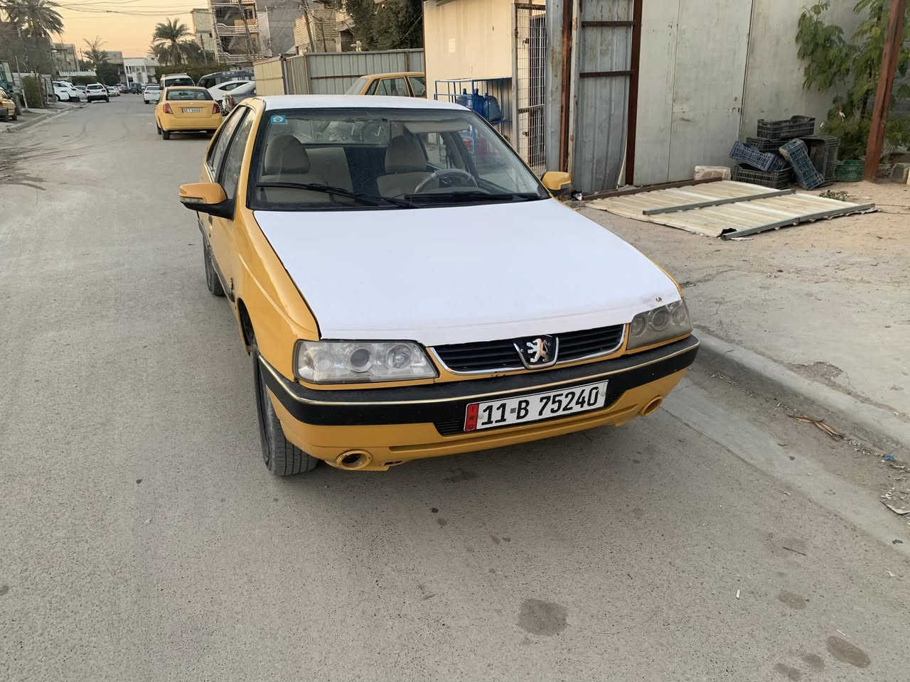 السلام عليكم بيجو لميس ٢٠١٣ سياره جاهزة كير ومكينه خير من الله مصفره هيئه رقم بغداد انكليزي تبريد نقص كمبريس 
دوشمه جديده سياره جاهزة كبل للشارع 
***********
السعر ٣٠ وبيه مجال قليل
