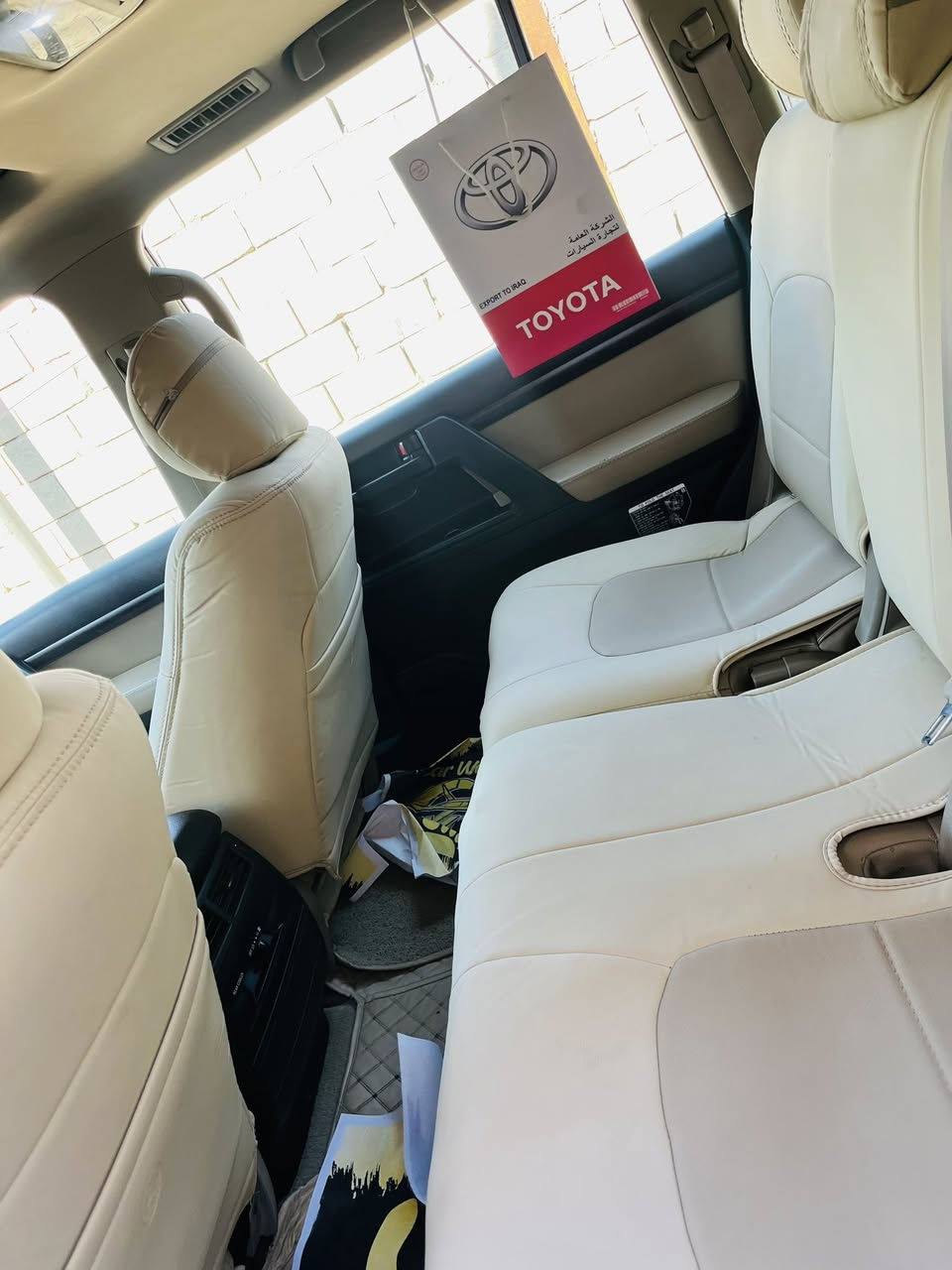 السلام عليكم لاندكورز 2011ستينيه رقم أربيل تريد تحويل تريد وكاله محرك 6سلندر محرك وكير على وضع الشركه تخم تاير جديد 7راكب  فتحه شقف بصمه سياره جديده كلش سونار مرفق المنشور بيهه بس بارد قليل مبين بسونار المكان واسط الصويره السعر 325$ لاستفسار***********
