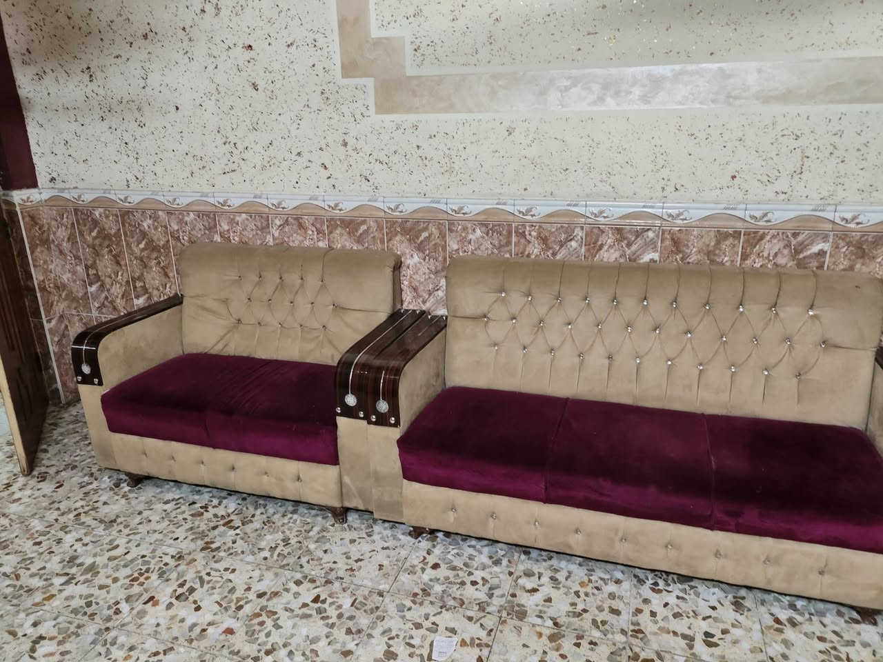 تخم للبيع مو سوكي تفصال
سعر 400وبي مجال ***********
