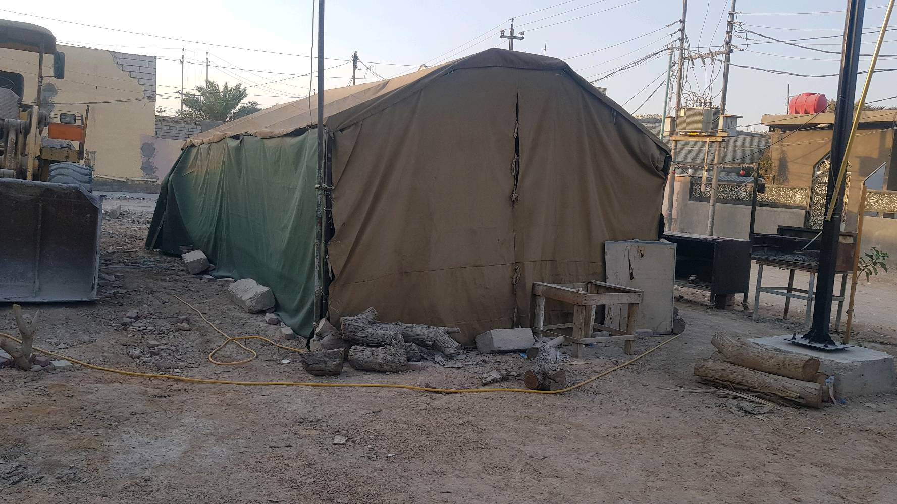 سردق طول١٠متر وعرض ٣.٢٥ تقريبا حديد ثقيل مالت جناي..مع جادر درجة اولى جتري ثخين السعر ٥٠٠