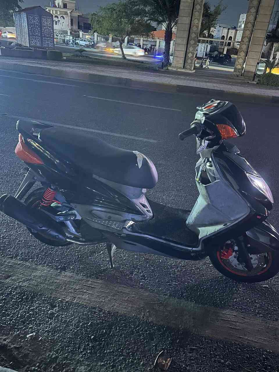 سلام عليكم دراجة سكنس لبيع مكفولة من كلش سعر ٩٥٠
لسفسار هاذة رقم ***********
