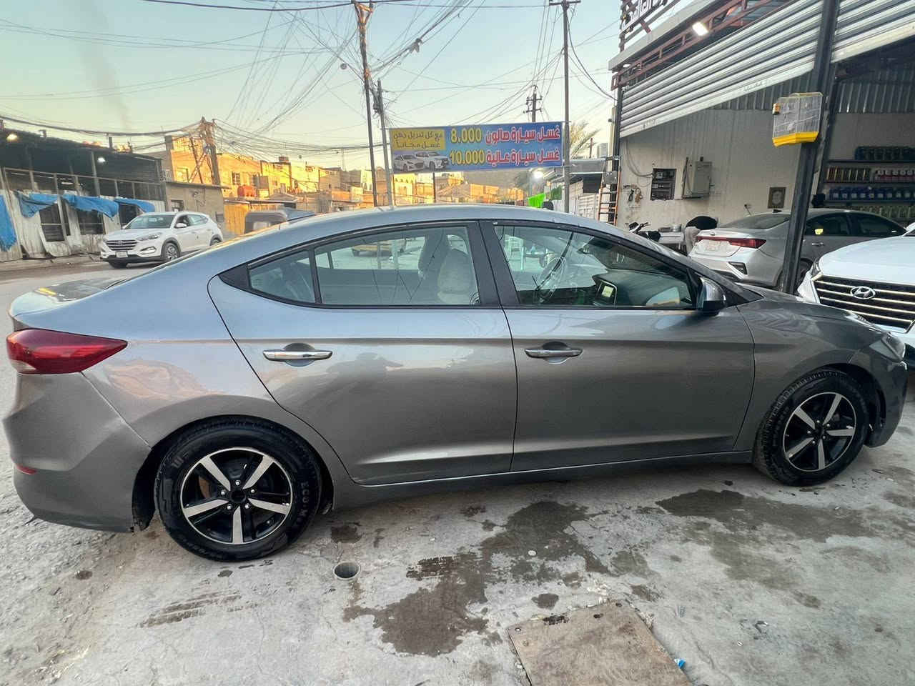 السلام وعليكم النترا 2017
حادثها بنيد وجاملخ بدون دواخل 
كير مكينة ممفتوحات السيارة رقم شمالي بسمنة بالعراق صار بيهة طخة بالكنر الجاملخ الخلفي وصبغتة فقط تبريدها ثلج + تدفئة السيارة استعمال شخصي ممتعبها صدر امامي خلفي نظيف السيارة بيها منظومة غاز 
السعر 112 المكان بغداد 
للاستفسار ***********
