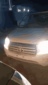 السلام عليكم جونوي مزاد معفيه كمرك بس رسوم الرقم محورة كير ومحرك كامري حاويه  بيهه نواقص قليله اريد اراوسهه ابسيارة ناصيه بلعافيه للي ياخذهه رقم ***********
