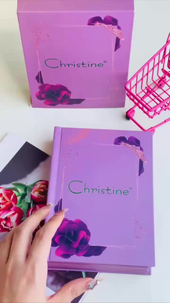 متجر كرز
باليت كرستين الجديد ( دفتر الاحلام ) ❤️✋ خماسي 

يتكون من 24 لون آي شدو🙏

ومن 24 لون حمر يجننون 

و 6 تدرجات اضاءة هايلايتر💯

و 6 تدرجات بلاشر👍 

و كونتور ، باودر حواجب✅

الاصلي 

سعر البكج 15ألف

للتواصل دايركت 
قناة تلي كرام https://t.me/Cherryaccessories2


**إذا كنت صاحب هذا الإعلان وتريد حذفه لأي سبب، رجاءا أرسل رسالة إلى الدعم الفني**