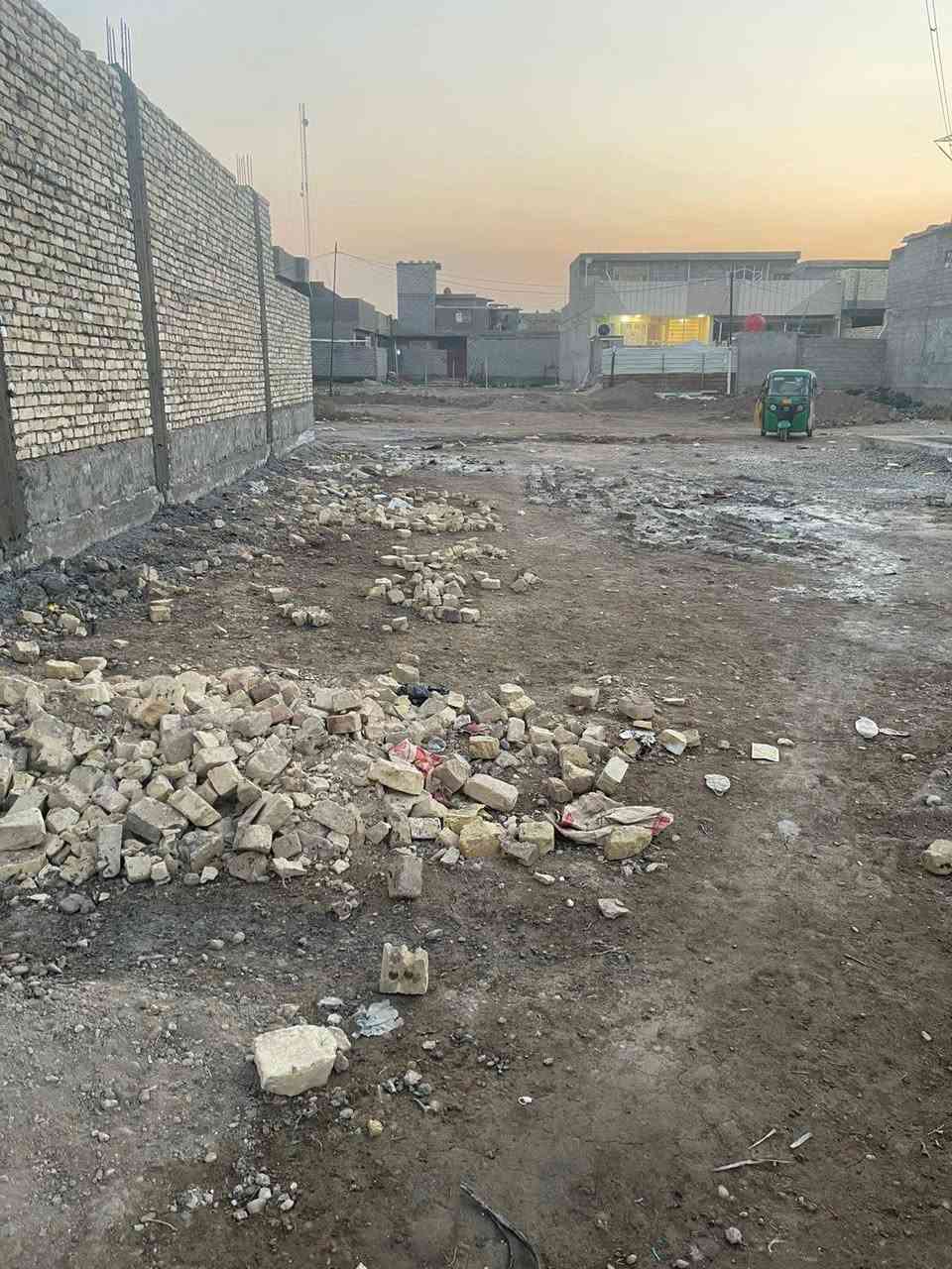 اسلام عليكم اهلنه وناسنا موجوده كاع 100متر ب ظهر ملعب سجاد حسين يم المشروع كاع حلوه على شارع ماء كهرباء شارع تبليط وكلشي موجود بيه تواصل وتساب رقمي لخاص***********
