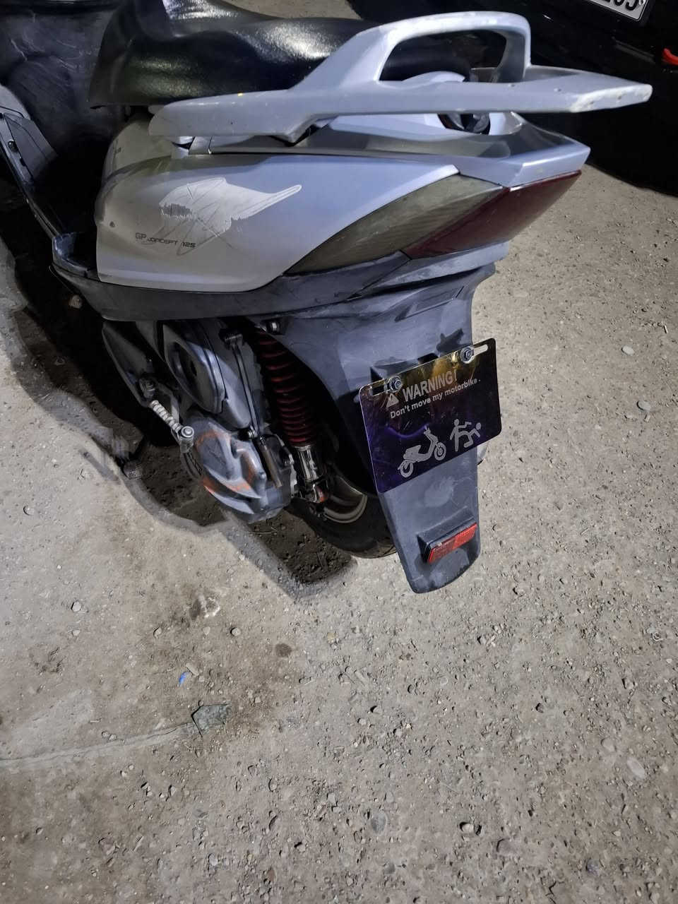 السلام عليكم دراجه للبيع ماكس ١٤٠ كلشي شغال سلف هندر كهربائيات مكينتها ناعمه خير من الله  بس نقص هورن مكاني سعرها ٣٥٠ وبيها مجال بسيط جامع النداء ***********
