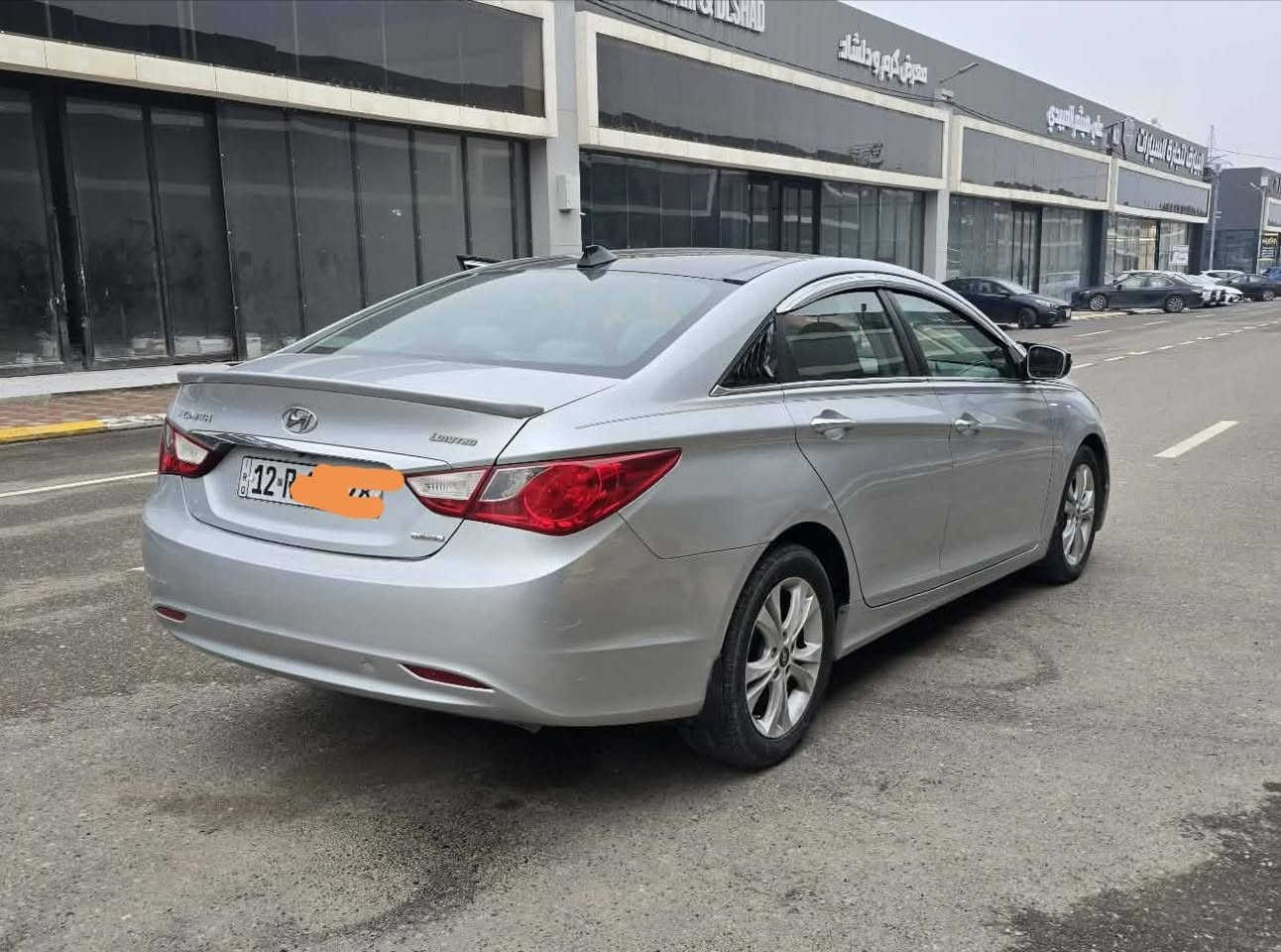 سوناتا 2013 وارد أمريكي  بانوراما فول مواصفات محرك 2400 شرط والكير شرط/ تبديل باب خلف السايق مع  تقليمات  السعر( 117) العنوان / الموصل /الرشيدية (واتساب) ***********
