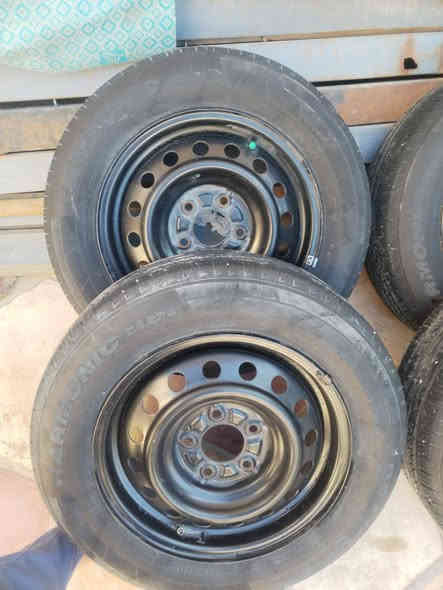 السلام عليكم ويل عادي حديد حجم 15 بي تخم تاير نضيف كلش العنون النجف الكوفه السعر 200 وبيهن مجال
***********
