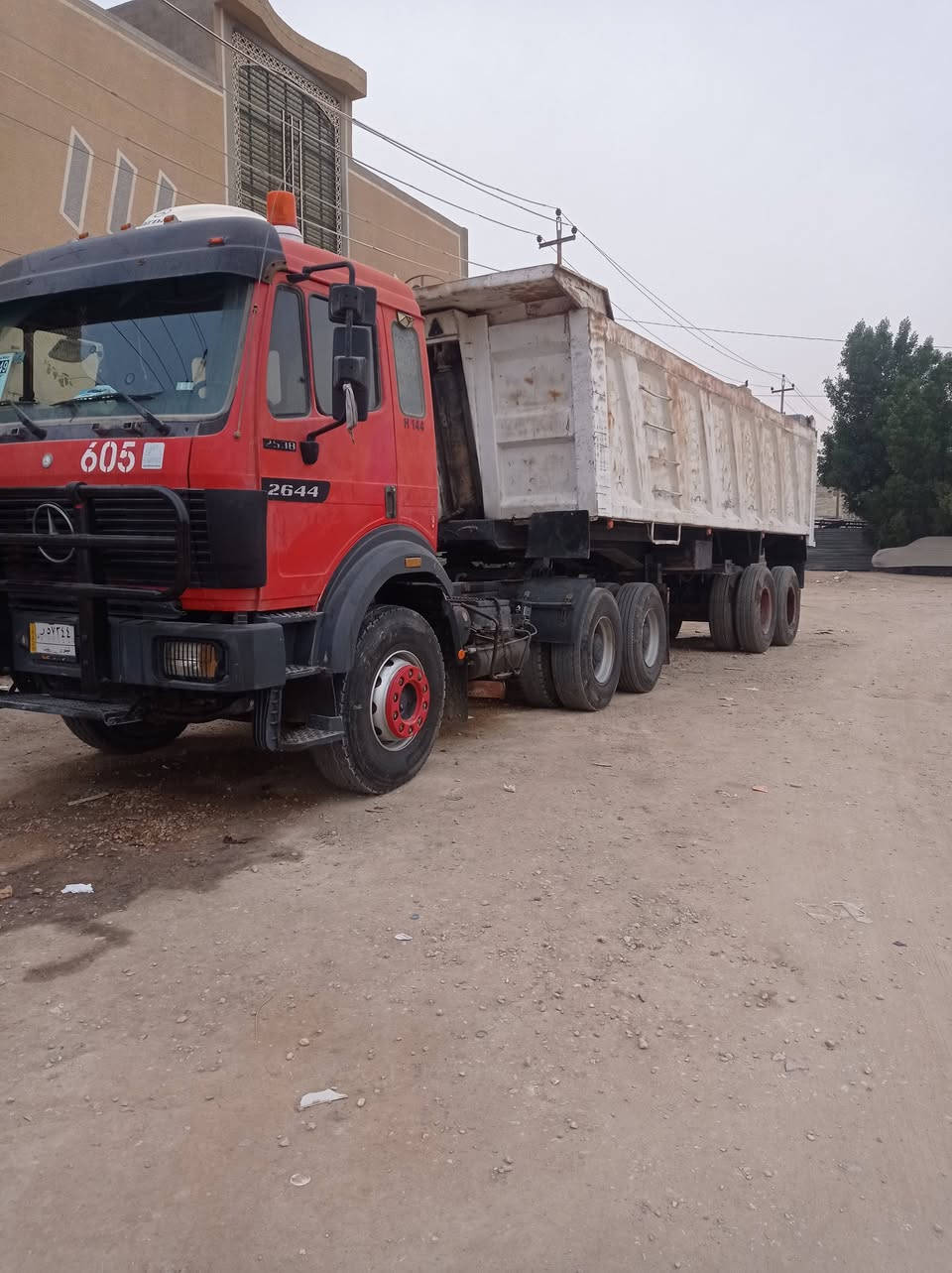 سياره للبيع رقم الهاتف 782 597 7207
