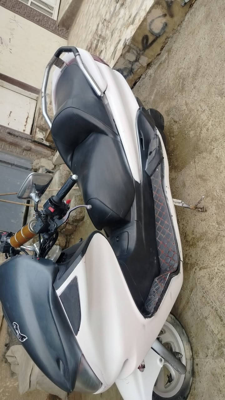 سلام عليكم متوفر ماجستة للبيع مكينة معمرة مرة وحدة ناعمة ماتصرف بانزين كهربائيات كلها شغالة عدادات كلها شغالة عدى البانزين مصبوغ درع جمالية تك رون سعر 400 بيها مجال قليل


**إذا كنت صاحب هذا الإعلان وتريد حذفه لأي سبب، رجاءا أرسل رسالة إلى الدعم الفني**