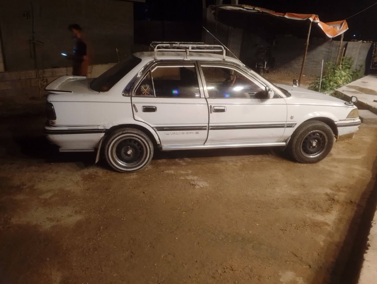 سلام عليكم 

كورله موديل 1992

سياره  كير محرك مكفول كير اتو

مكفوله من صبغ وضربه بلادي

تبريد شقال 

سياره في عامريت الفلوجه
 
سعر 40وبيه مجال
 
***********
