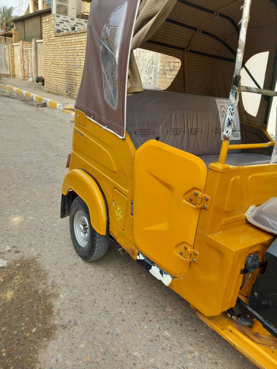 سلام عليكم تكتك البيع مديل 21 لونين شهر 2 تكتك جاهزه كبل الشارع رقم وسنويه تكتك بيه طخات بسيطه مكان قلعة صالح هاذ الرقم *********** السعر 6850 وبي مجال
