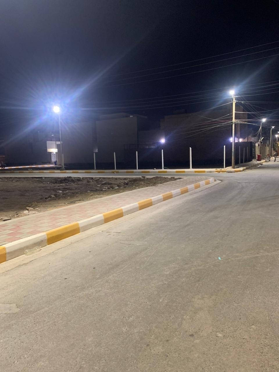 دار طابقين مسلح بناء حديث درجة اولى في التأميم حي الرياضيين قرب شارع النخيل وشارع 60 
المساحة / 300 متر طابو صرف
الوجه / 15 متر
البناء طابوق وسمنت للطابقين سنة 2020
يحتوي الدار على 6 غرف نوم
الطابق الاول يحتوي/
استقبال وصالة وغرفتين نوم ومطبخ حار وبارد ومجمع صحيات داخلية وخارجية ومناور وكراج وحديقة
والطابق الثاني يحتوي/
أربعة غرف نوم وصالة ومجمع صحيات
* ارضية الطابق الأول مرمر 
* ارضية الطابق الثاني بورسلين
* الواجهه تقطيع
* الدار جديد وجاهز للسكن 
السعر / 265 مليون قابل للتفاوض
للاستفسار 
مكتب ابو مصطفى للعقار في الرمادي حي المعلمين 
قرب فلكة الفرسان مقابل مصرف الخليج التجاري 
هاتف 
محمد  ***********
مثنى  ***********
يتوفر (واتساب) على نفس الارقام
