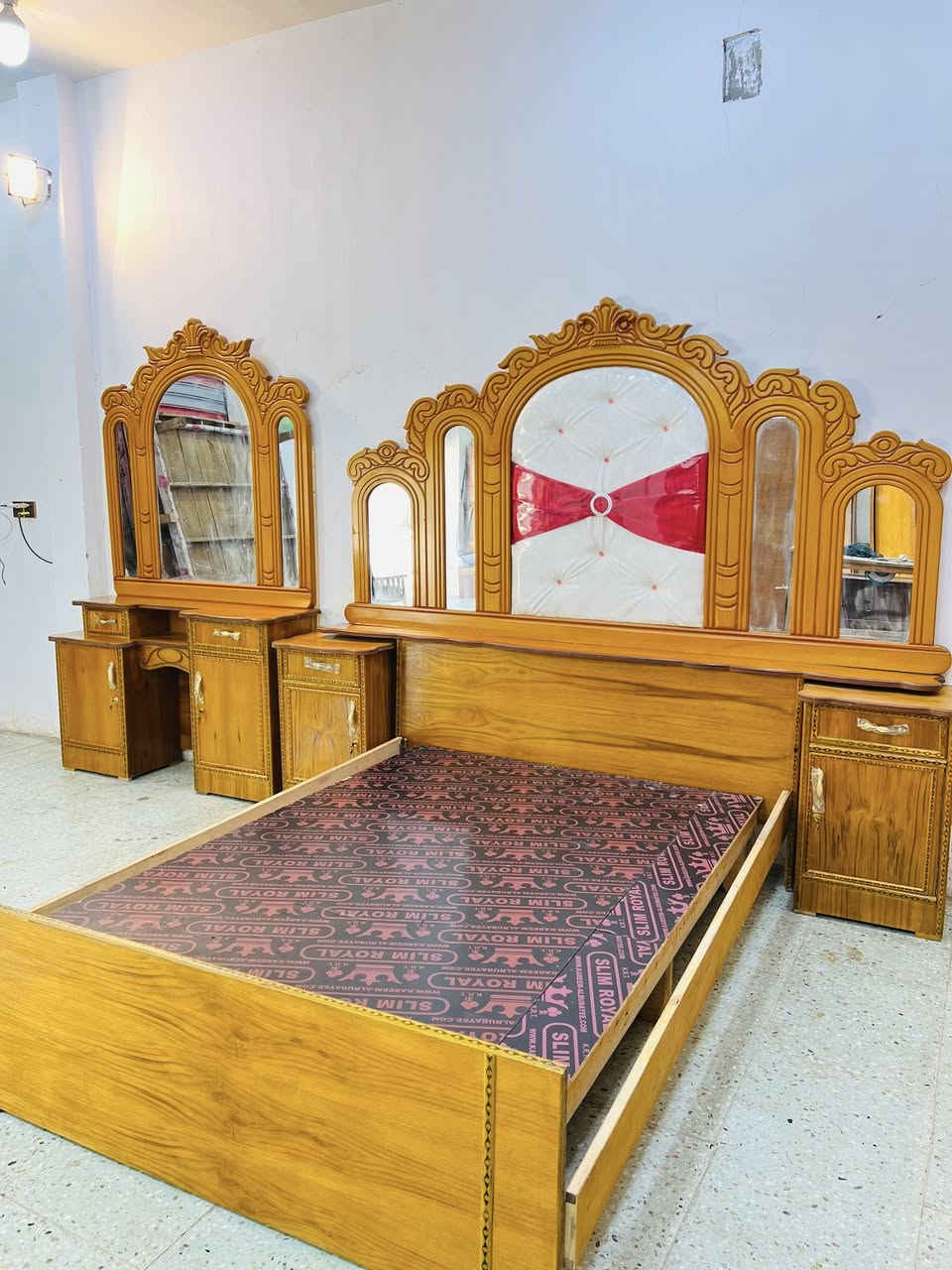 غرفه ام الخمسه ملحق ⚜️
مستخدمه شي قليل نضافه99‎%
 سعر700واصل داخل بغداد 
بغداد مدينه الصدر اكو توصيل🚚 
***********

