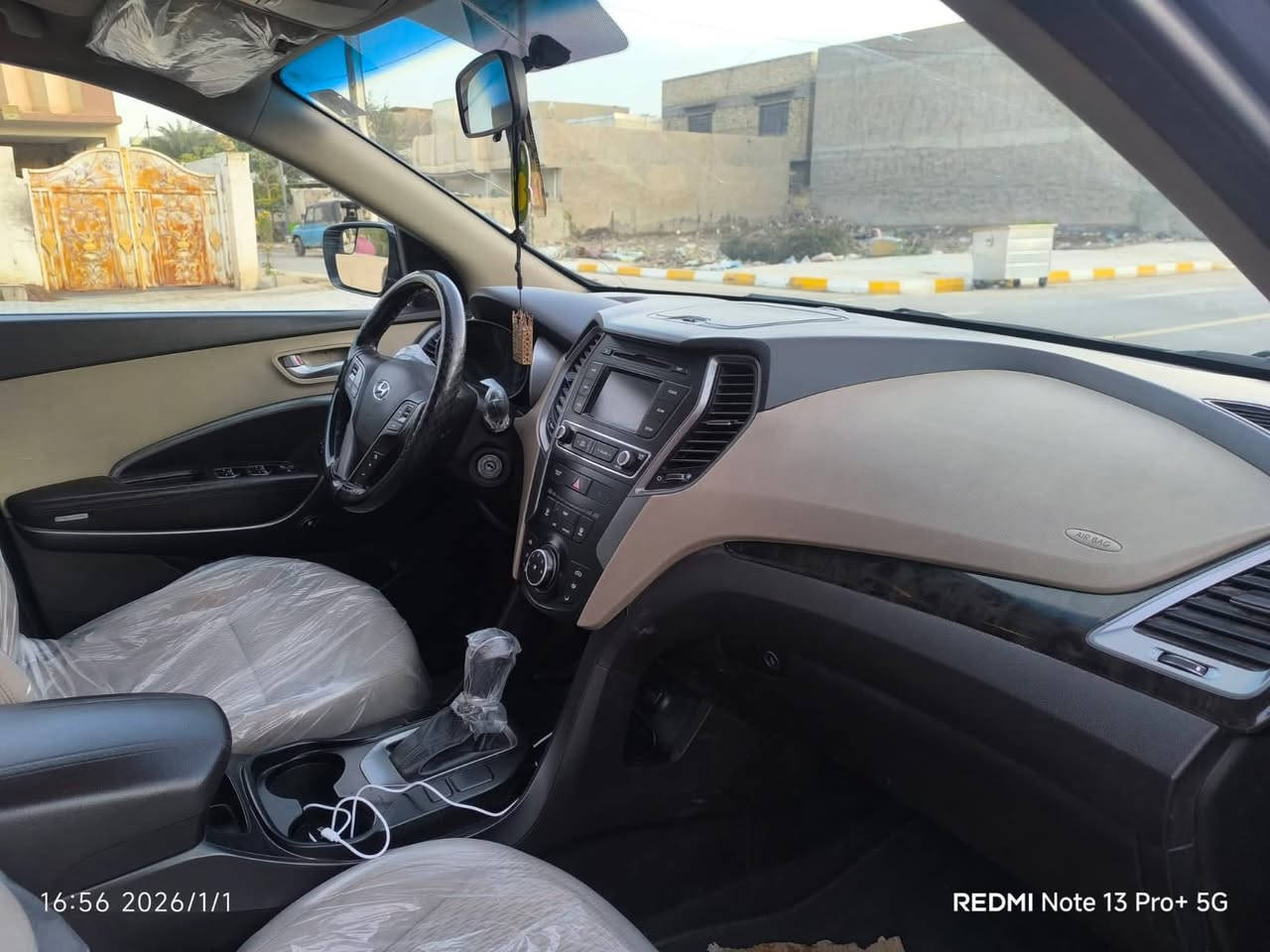 سلام عليكم للبيع سنتافي مديل 2018 وارد مريكي تحويل مباشر حادث سياره قبق جنطه صبغ فقط باقي كفاله ماشيه 100الف الاستفسار ***********
