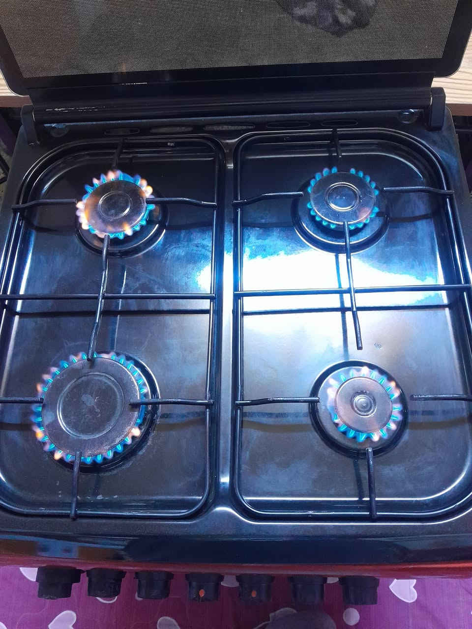 طباخ مصري نضافة فول استخدام قليل كله شغال السعر ٧٥ المكان بغداد شهداء السيديه ت***********
