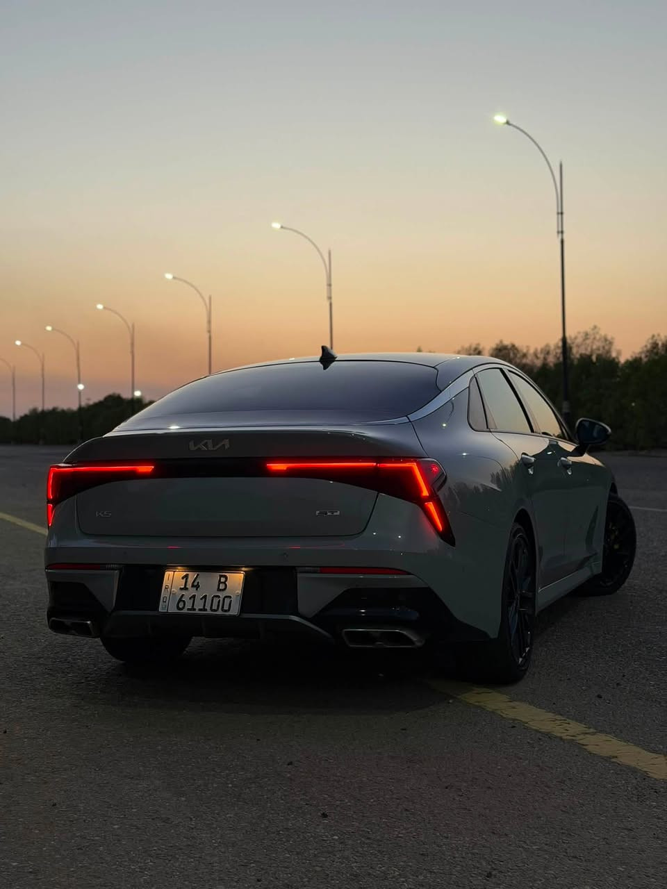 �🔥 للبيع | Kia K5 GT-Line 2026 | وارد أمريكي 🇺🇸 🔥🚗

✨ لون إسمنتي (Cement Gray) الجديد والمميز
🎖️ رقم بصرة مميز (شهداء)

📍 الموقع: البصرة
━━
⚙️ المواصفات الفنية:
🔹 موديل 2026
🔹 فئة GT-Line (الفئة الأعلى)
🔹 محرك 2.5L Turbo GDI  توربو🚀
🔹 ناقل حركة 8-Speed Dual Clutch (DCT) سريع الاستجابة
🔹 السيارة ماشية 4,000 Mile فقط. يعني زيرو ع وضع الشركة

🛠️ حالة السيارة:
✅ وارد أمريكي
✅ حادث أمامي خفيف جداً فقط بند مبدل اصلي
✅ بدون أي ضرر بالشواصي أو الهيكل الأساسي بشرط
ارباكً ستيرآ فقط ومسستم دركة اصليه
✅ السيارة بحالة ممتازة وجاهزة للاستخدام.

🛡️ أنظمة الأمان ومساعدة السائق:
✅ كاميرات محيطية 360°
✅ رادار أمامي + جانبي + خلفي
✅ نظام القيادة شبه الذاتية (Highway Driving Assist)
✅ المحافظة على المسار (Lane Keeping Assist)
✅ تحذير النقطة العمياء مع عرض الكاميرا داخل الشاشة عند تشغيل الإشارة (Blind-Spot View Monitor)
✅ حساسات محيطية متكاملة.

💎 التجهيزات الفاخرة:
🌞 سقف بانوراما
💡 إنارة Full LED
🔊 نظام صوتي فاخر BOSE Premium Sound
🪑 مقاعد رياضية بتطريز شعار GT-Line
❄️🔥 تبريد وتدفئة للمقاعد الأمامية
⚡ مقاعد كهربائية مع Memory Seat
📱 Apple CarPlay
🗺️ نظام ملاحة
🔋 شحن لاسلكي
🔌 منافذ USB Type-C
📺 شاشة معلومات وترفيه كبيرة مع جميع الميزات الحديثة.

🏁 منظومة المكابح:
🟥 مكابح Brembo الإيطالية عالية الأداء

💰 السعر المطلوب: 235 ورقة 📱 ***********

للباحثين عن سيارة تجمع بين:
🔥 الأداء الرياضي
💎 الفخامة
🛡️ أعلى تقنيات السلامة
