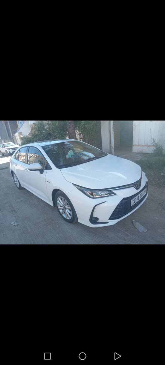 سلام عليكم … 
كورلا هايبرد للبيع شكل خليجي
مكفوله من صبغ بارد تبديل
ماشيه 30 الف كيلو 
فول مواصفات 
بصمه
فتحه
جلد اسود 
تبريد شاشه
قطعتين تبريد 
اشاير بل مري 
وبقيه مواصفات معروفه.
للأستفسار ***********
